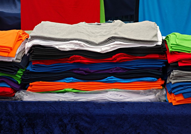 Verken de wereld van tops, t-shirts en shirts: een gids voor stijlvollen